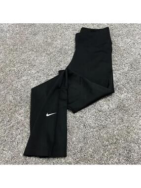 Nike Women’s Dri-Fit Black Leggings size Medium
